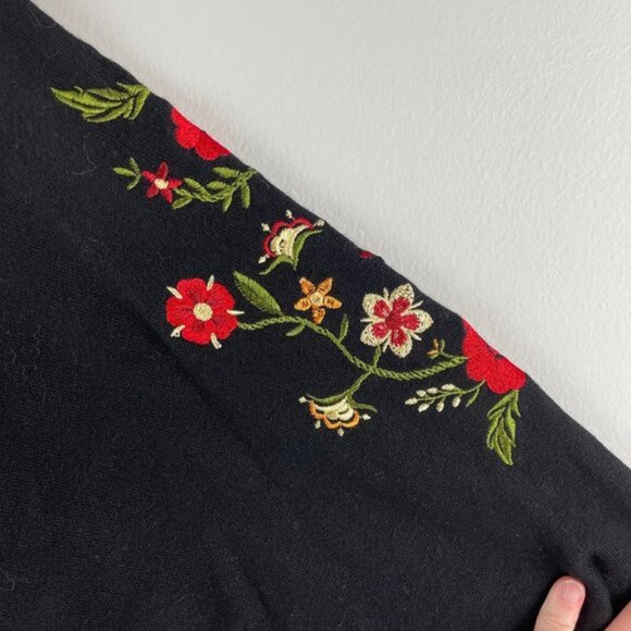 Aaeda Black Sweater Size S - Picture 2 of 5